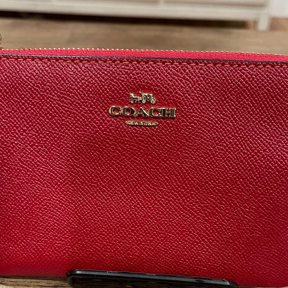 NWOT...Coach Red Leather Wristlet with Gold Star Charm - Picture 2 of 7